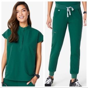 FIGS Hunter Green Scrubs Set